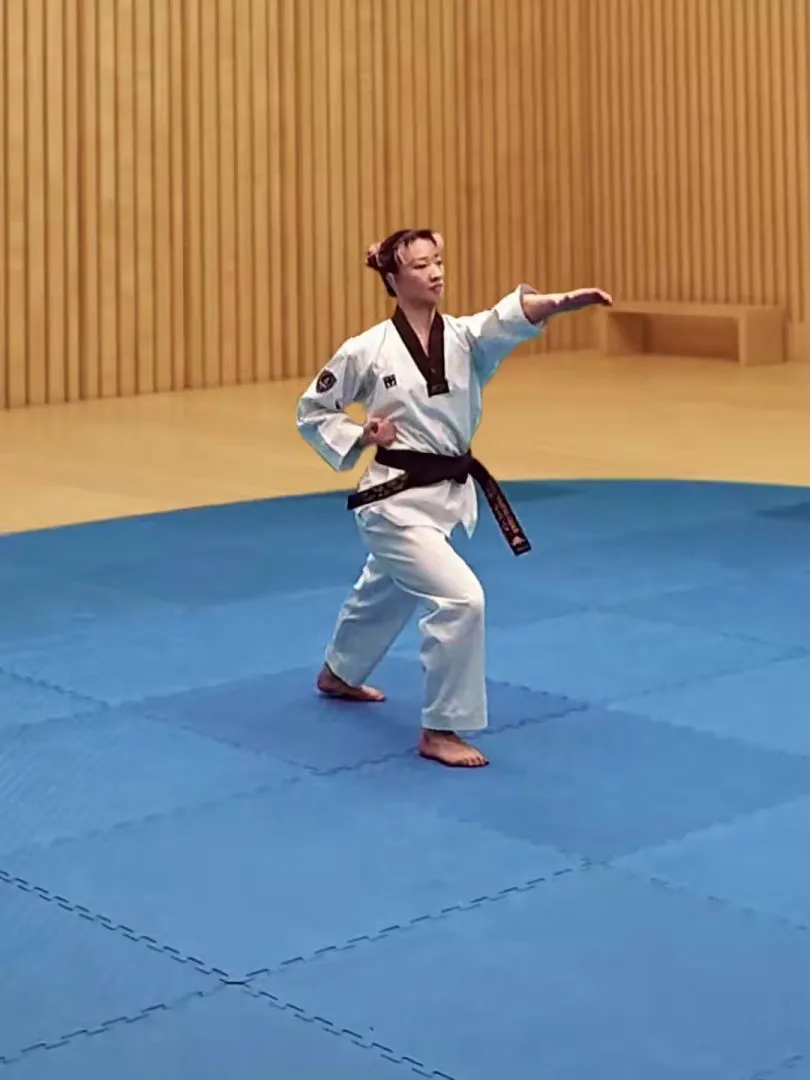 Ageumson-ap-chigi, Arc-Hand Strike to Neck