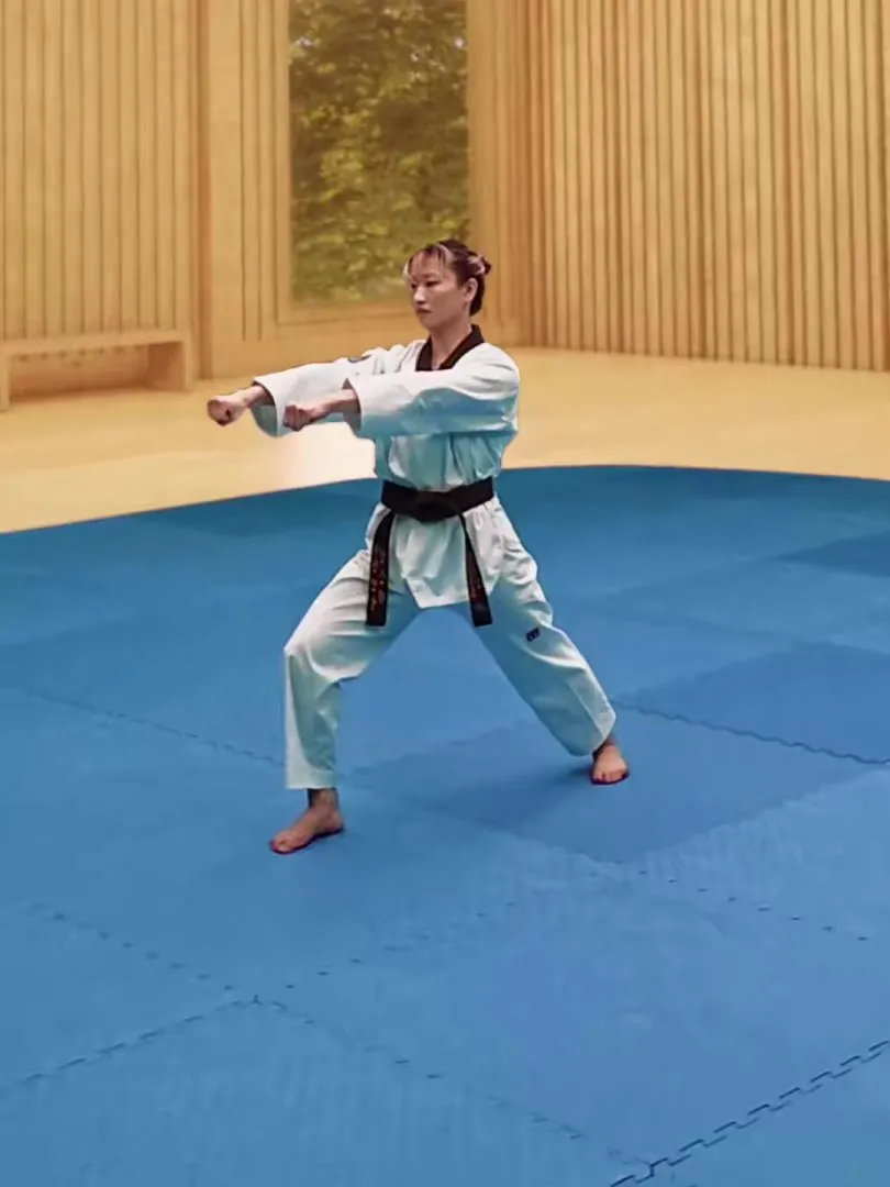 Chetdari-jireugi, Simultaneous Punch