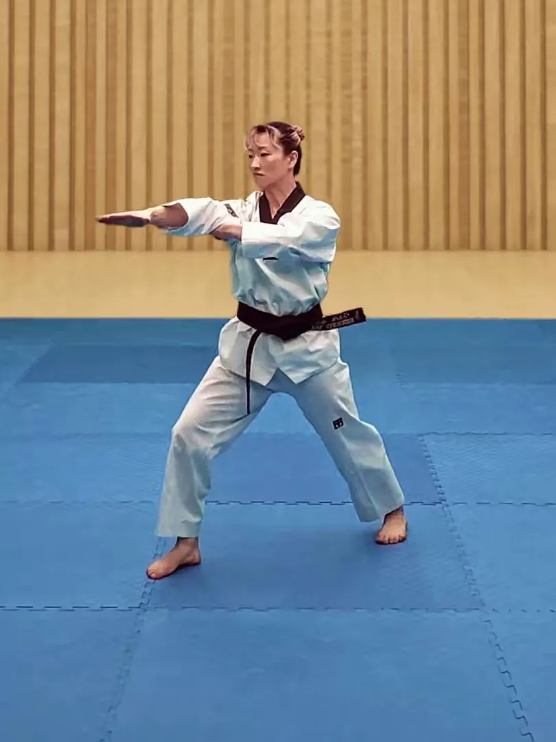 Geodeureo-kaljaebi, Augmented Arc-Hand Strike
