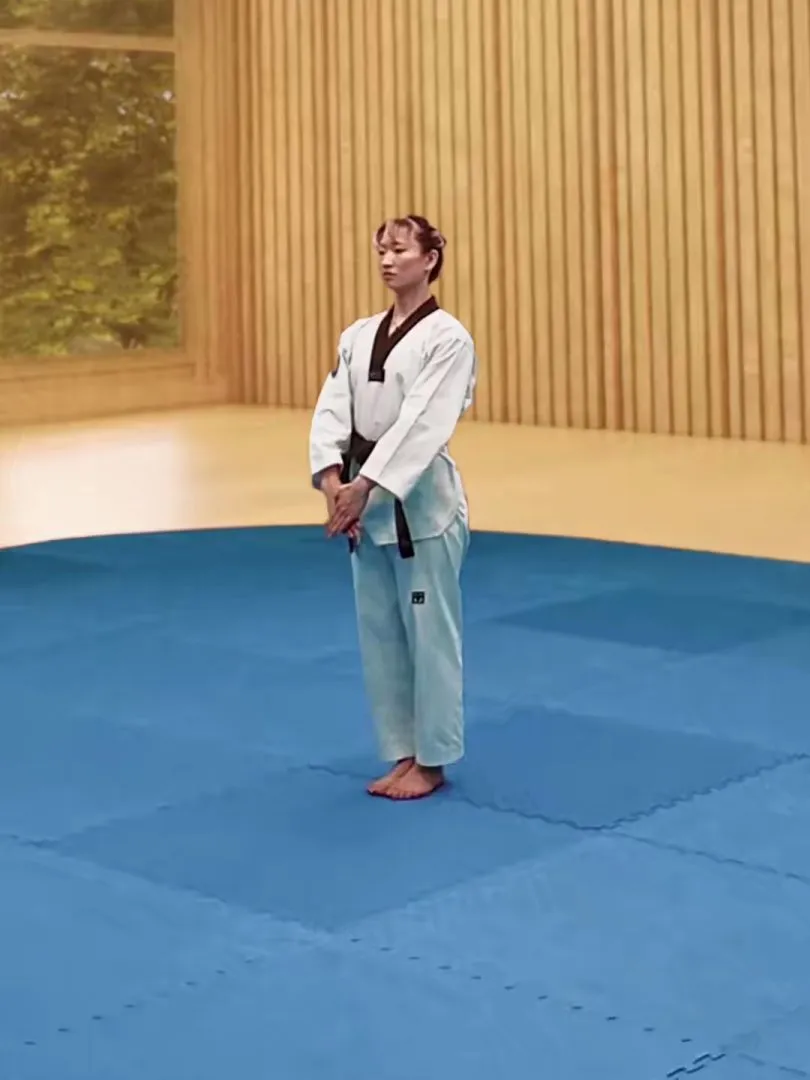 Gyeopson-junbi, Overlapped-Hand Ready Stance