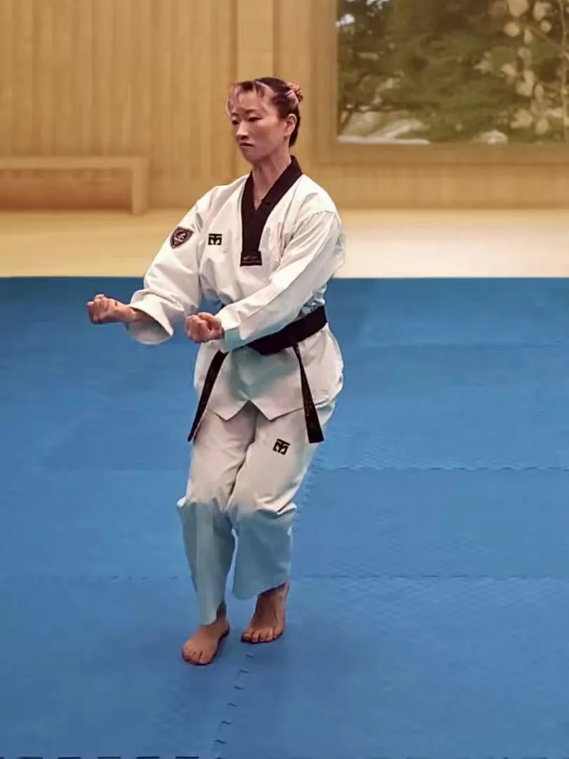 Gyeotdari-seogi, Assisting Stance