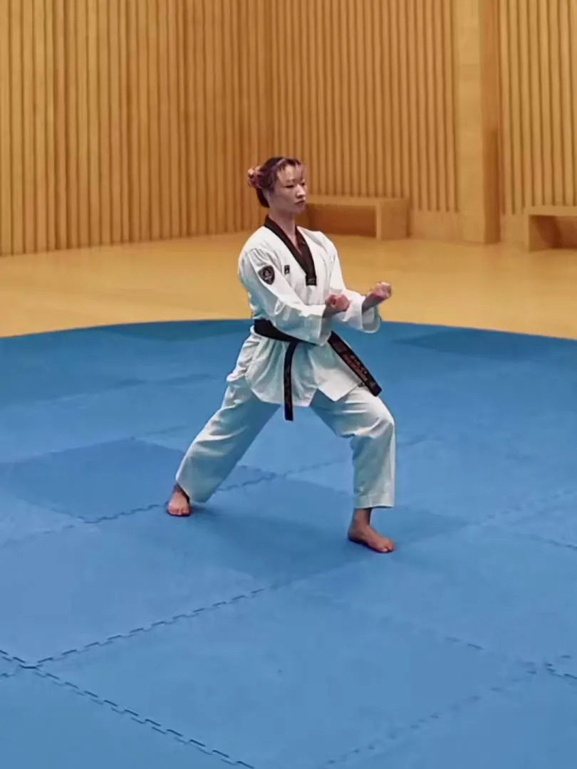 Jeocheo-jireugi, Turn-over Punch