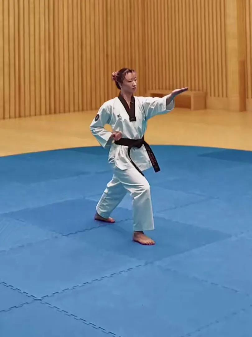 Sonnal-an-chigi, Inward Knifehand Strike