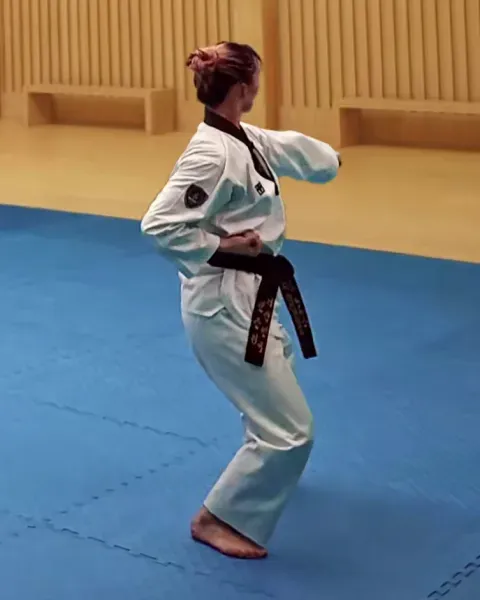 Momtong-yeop-jireugi, Side Punch