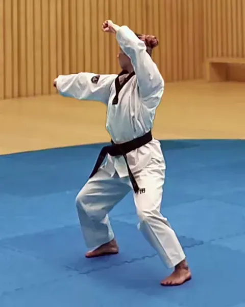 Keumgang-yeop-jireugi, Diamond Side Punch