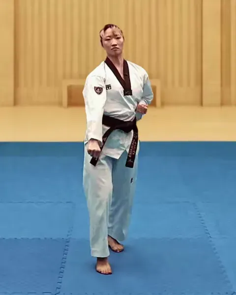 Arae-makgi, Low Block