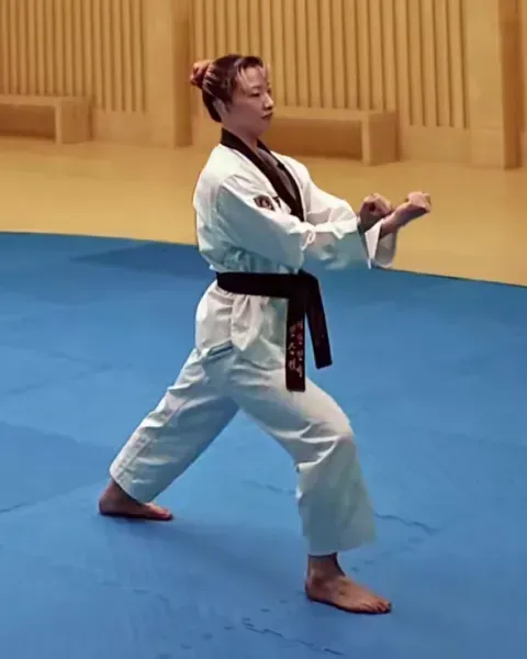 Mejumeok-yang-yeopguri-chigi, Double Hammerfist Strike