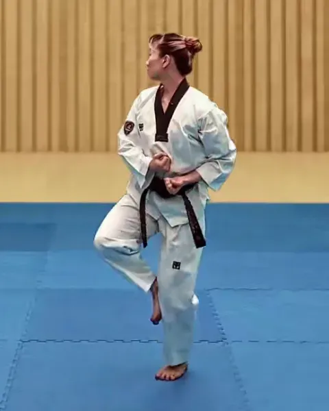 Jageun-doljjeogwi, Small Hinge