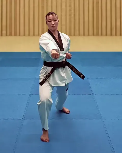 Bandae-jireugi, Middle Punch