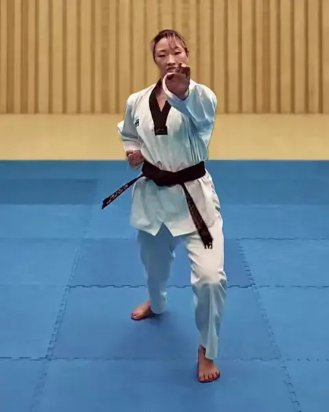 Batangson-teok-chigi, Palmheel Jaw Strike