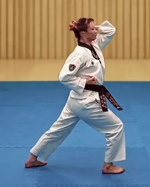 Palgup-ollyeo-chigi, Elbow Uppercut