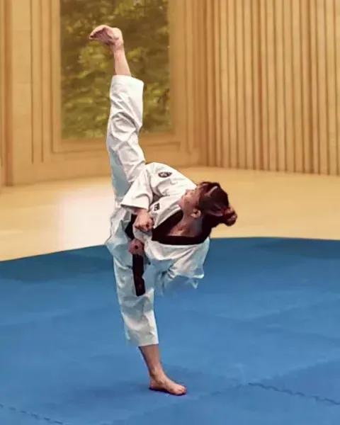 Dwidora-yeop-chagi, Turning Side Kick