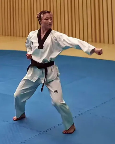 Momtong-yeop-jireugi, Side Punch