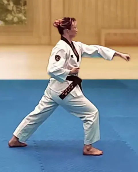 Dubeon-jireugi, Punch (left then right)