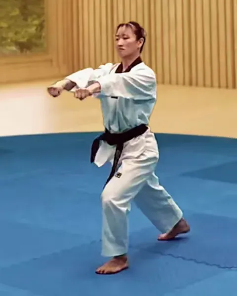 Chetdari-jireugi, Simultaneous Punch